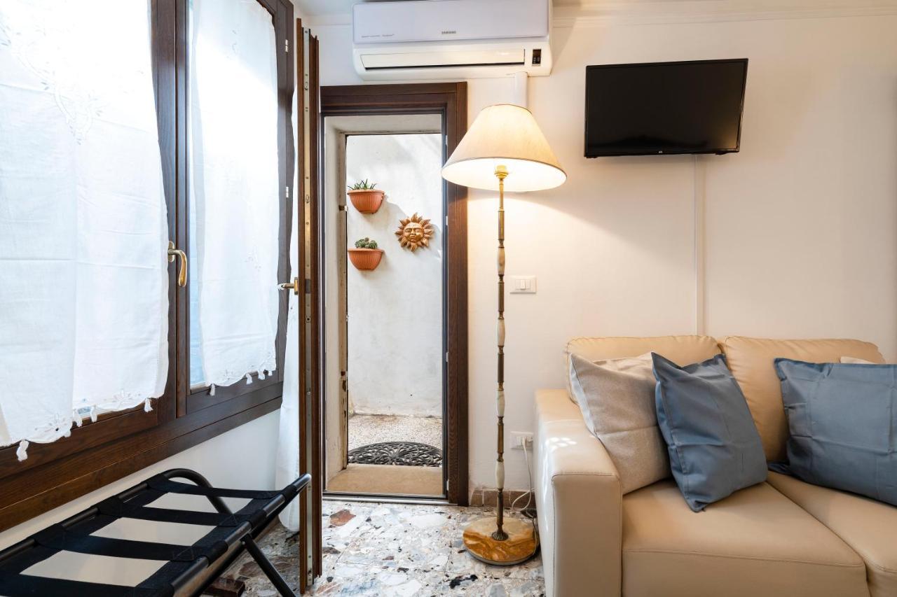 Appartamento Ai Miracoli Venice Exterior photo